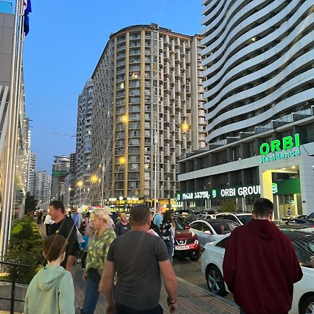Orbi Plaza Tamara Aparthotel Батуми Екстериор снимка