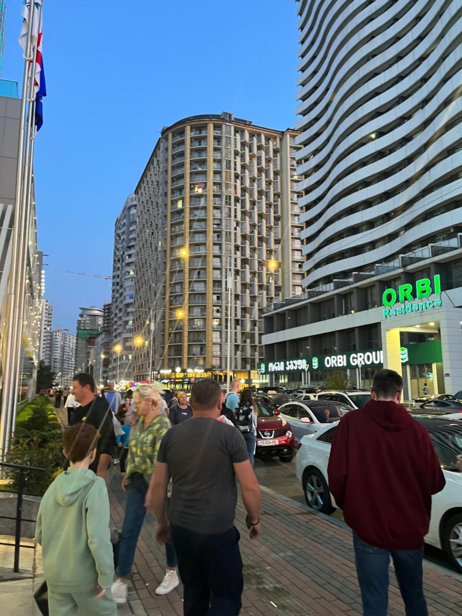 Orbi Plaza Tamara Aparthotel Батуми Екстериор снимка