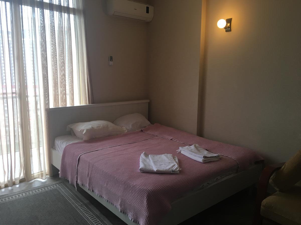 Orbi Plaza Tamara Aparthotel Батуми Екстериор снимка