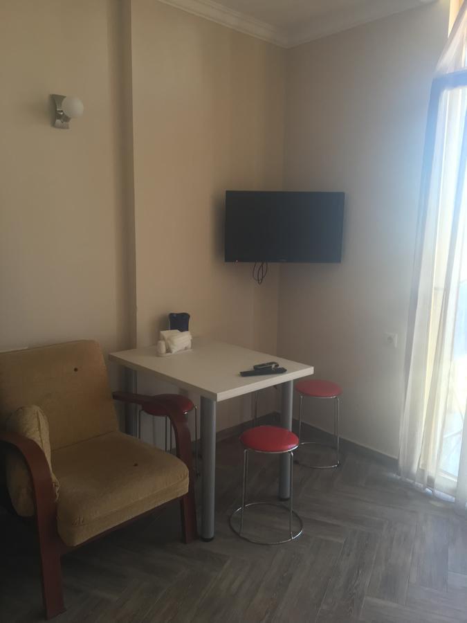 Orbi Plaza Tamara Aparthotel Батуми Екстериор снимка