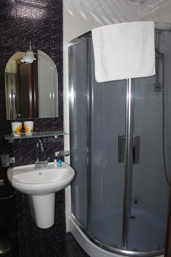 Orbi Plaza Tamara Aparthotel Батуми Екстериор снимка