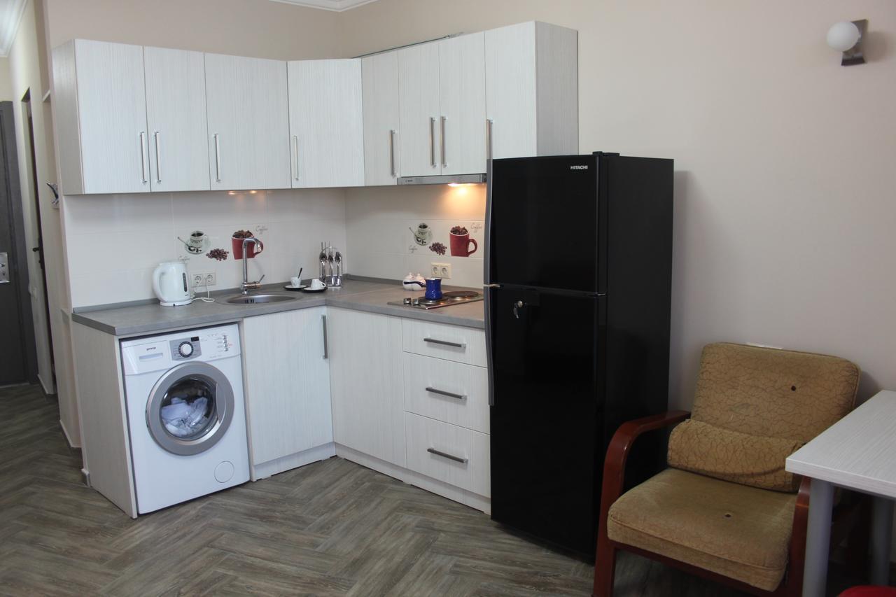 Orbi Plaza Tamara Aparthotel Батуми Екстериор снимка