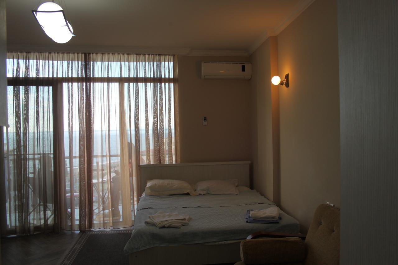 Orbi Plaza Tamara Aparthotel Батуми Екстериор снимка
